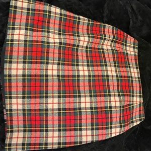 Betsey Johnson Size P Size Petite Wool/Lined Skirt multi color & beautiful